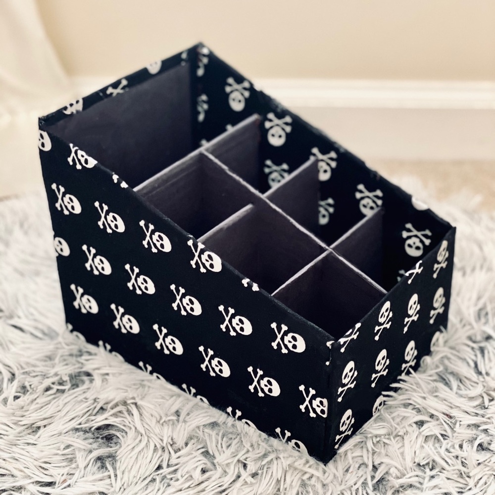 - Skull Storage 7 Sections Multipurpose - Unisex - image 1